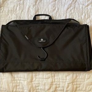 Eagle creek foldable garment bag